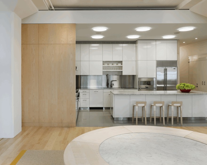 Tribeca Industrial Loft Offers Stunning Manhattan Views-19