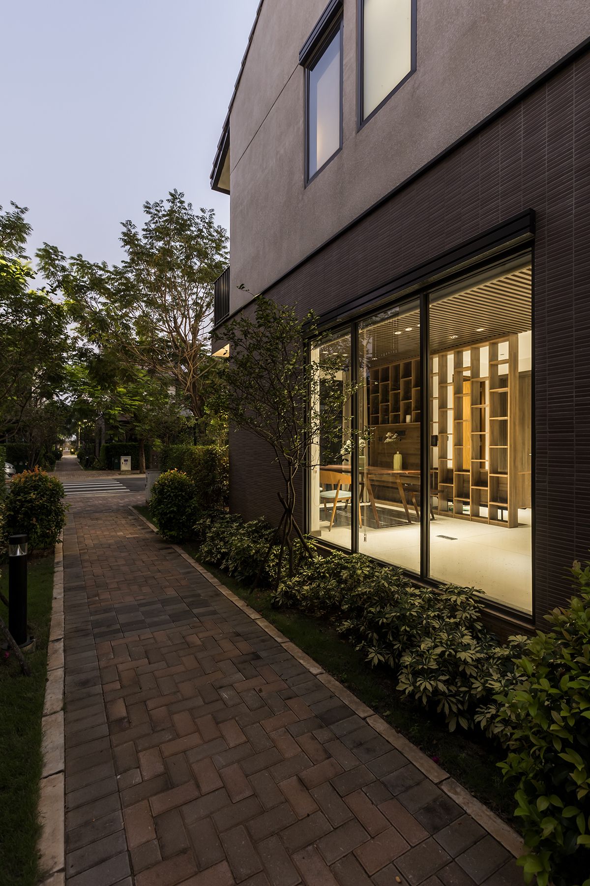 绿意盎然的原木之家 | 异域自然风-24