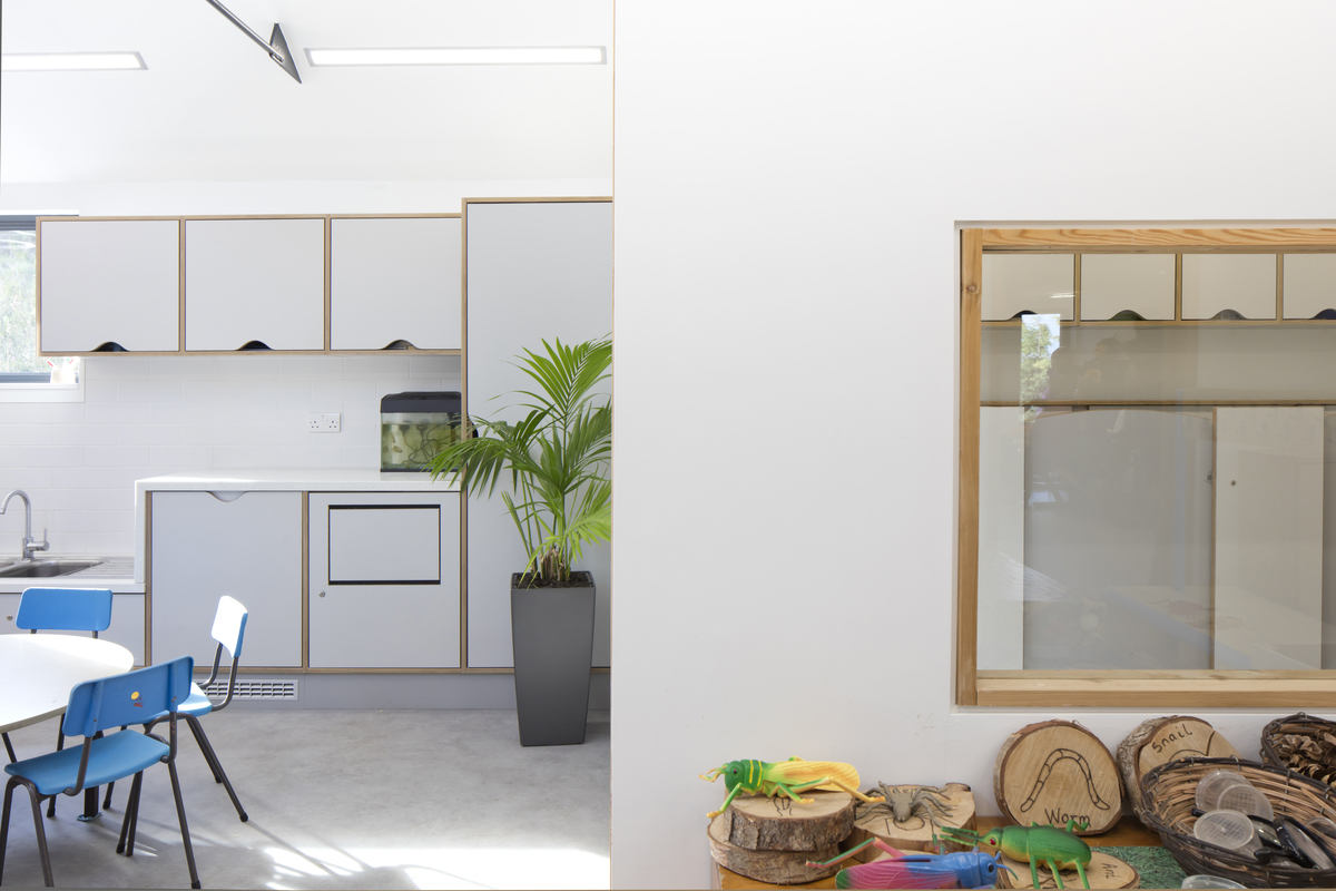 草地上的托儿所,英国 / MailenDesign-40