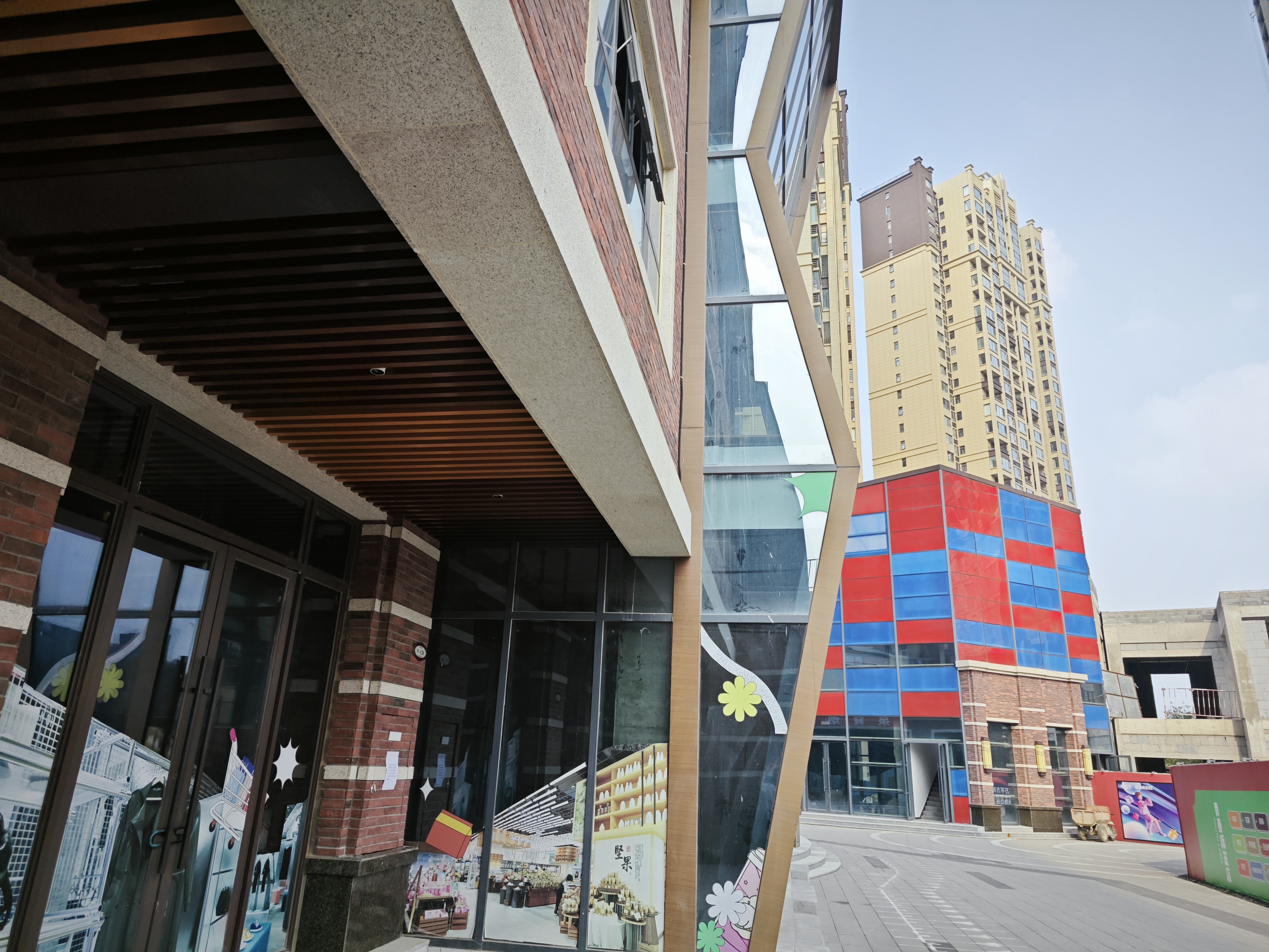 腾升装饰|泉舜·润泉苑商业综合体步行街外幕墙工程-4