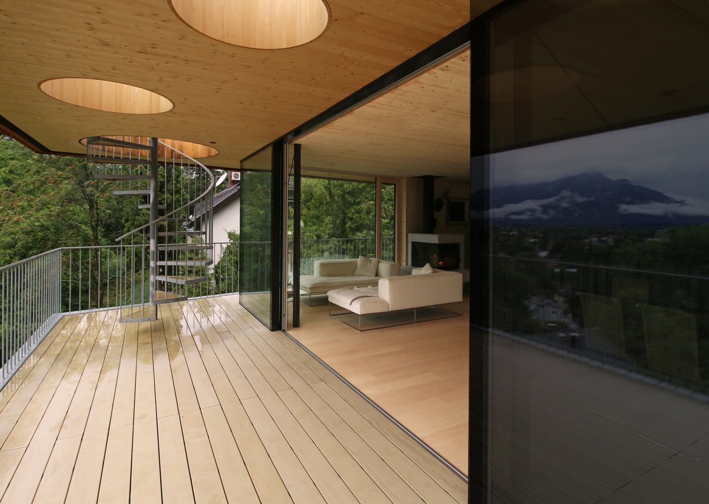 奥地利萨尔茨堡山上的现代木屋住宅设计丨lechner & lechner architects-14