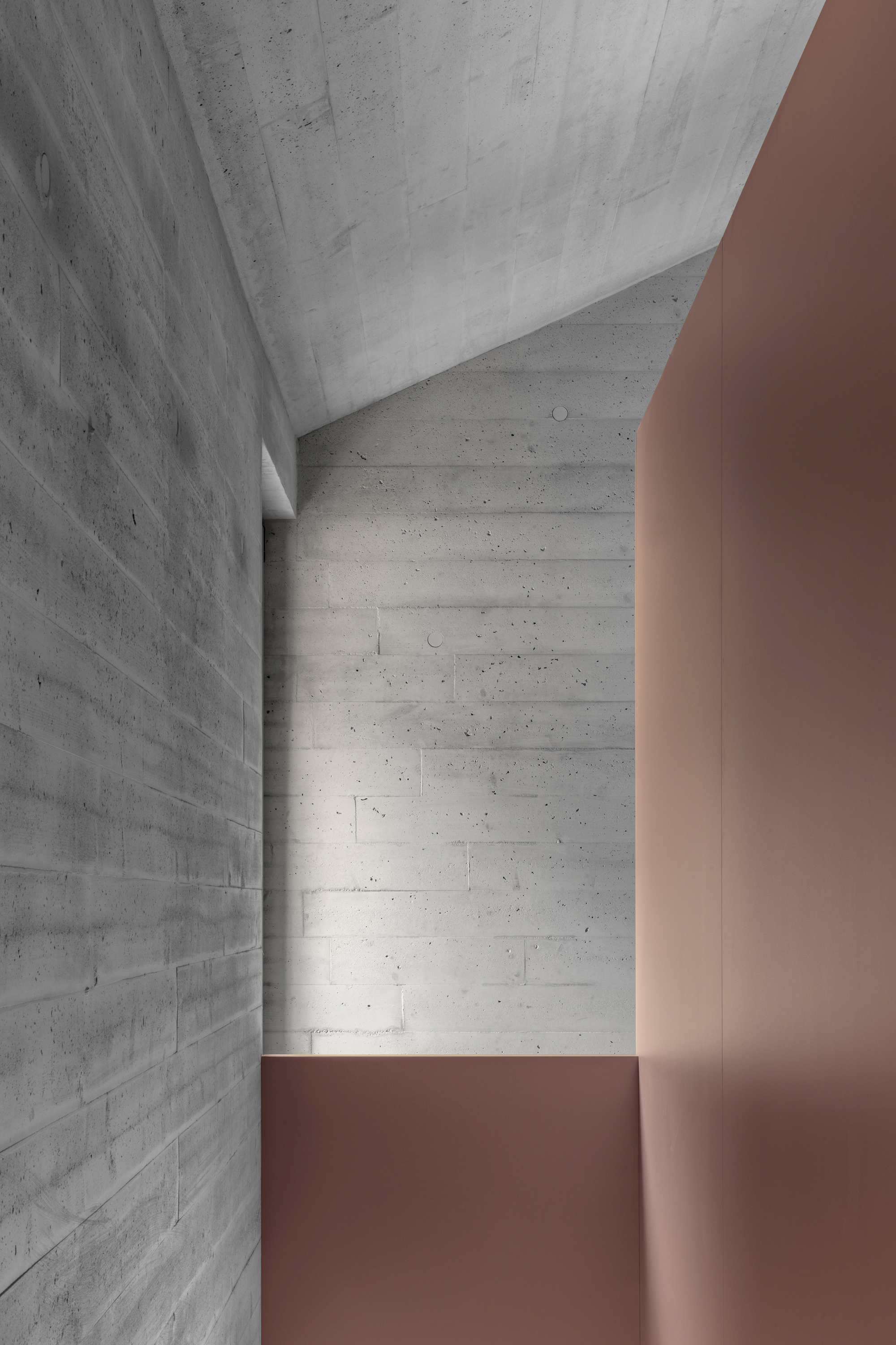 齐尔霍夫带客厅丨意大利丨NAEMAS Architekturkonzepte-25