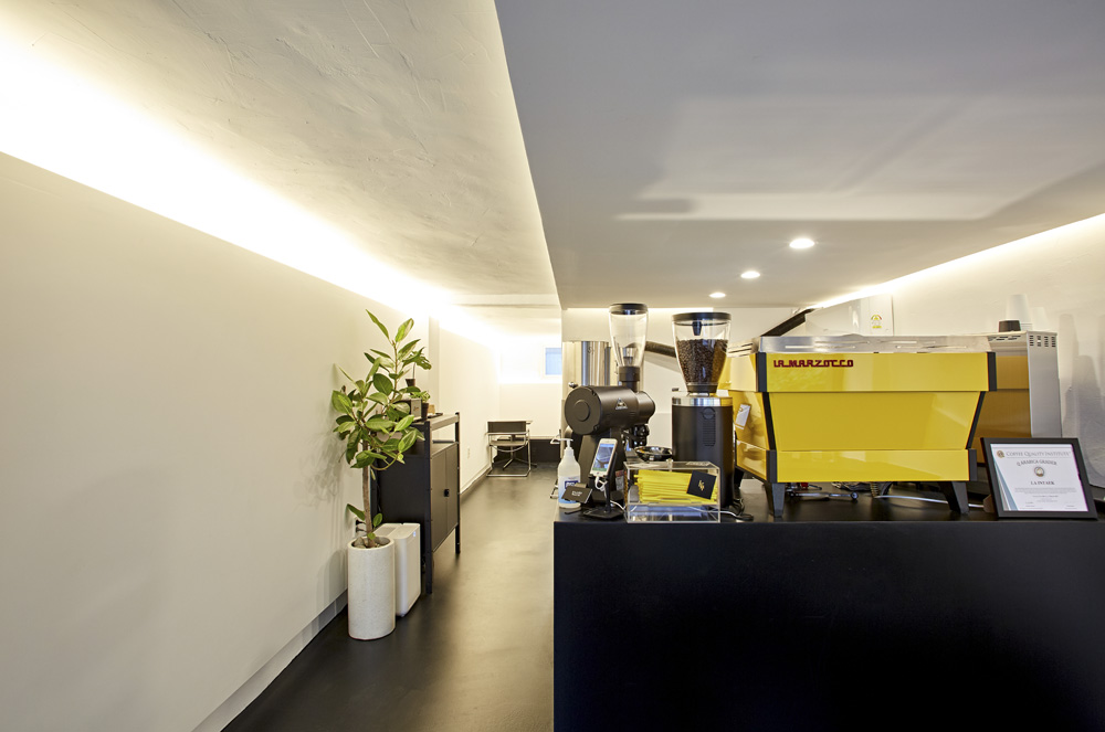 极简黑白咖啡馆-6