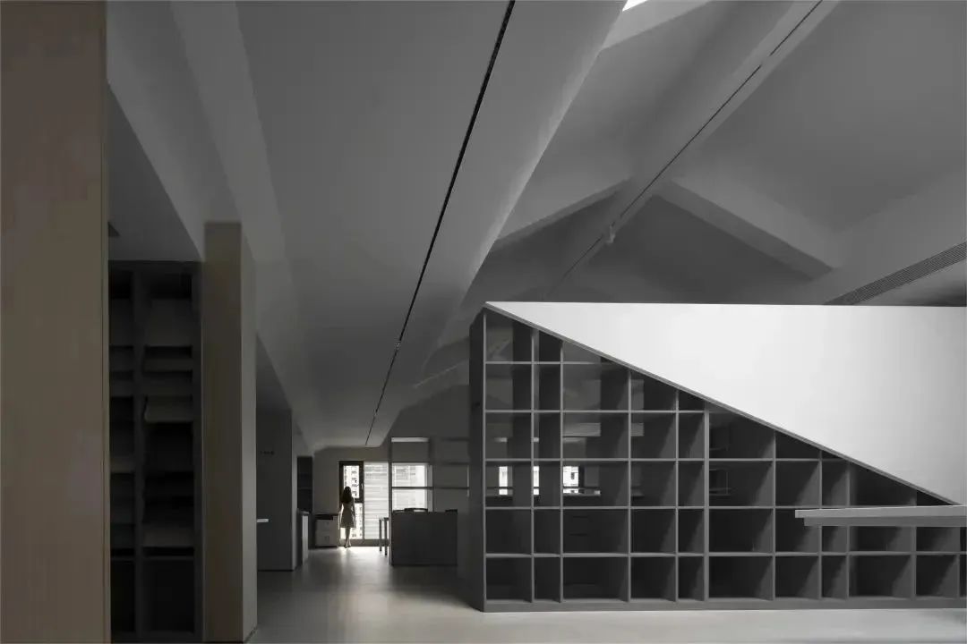 完美设计事务所办公空间设计丨中国乐山丨乐山完美设计事务所-17