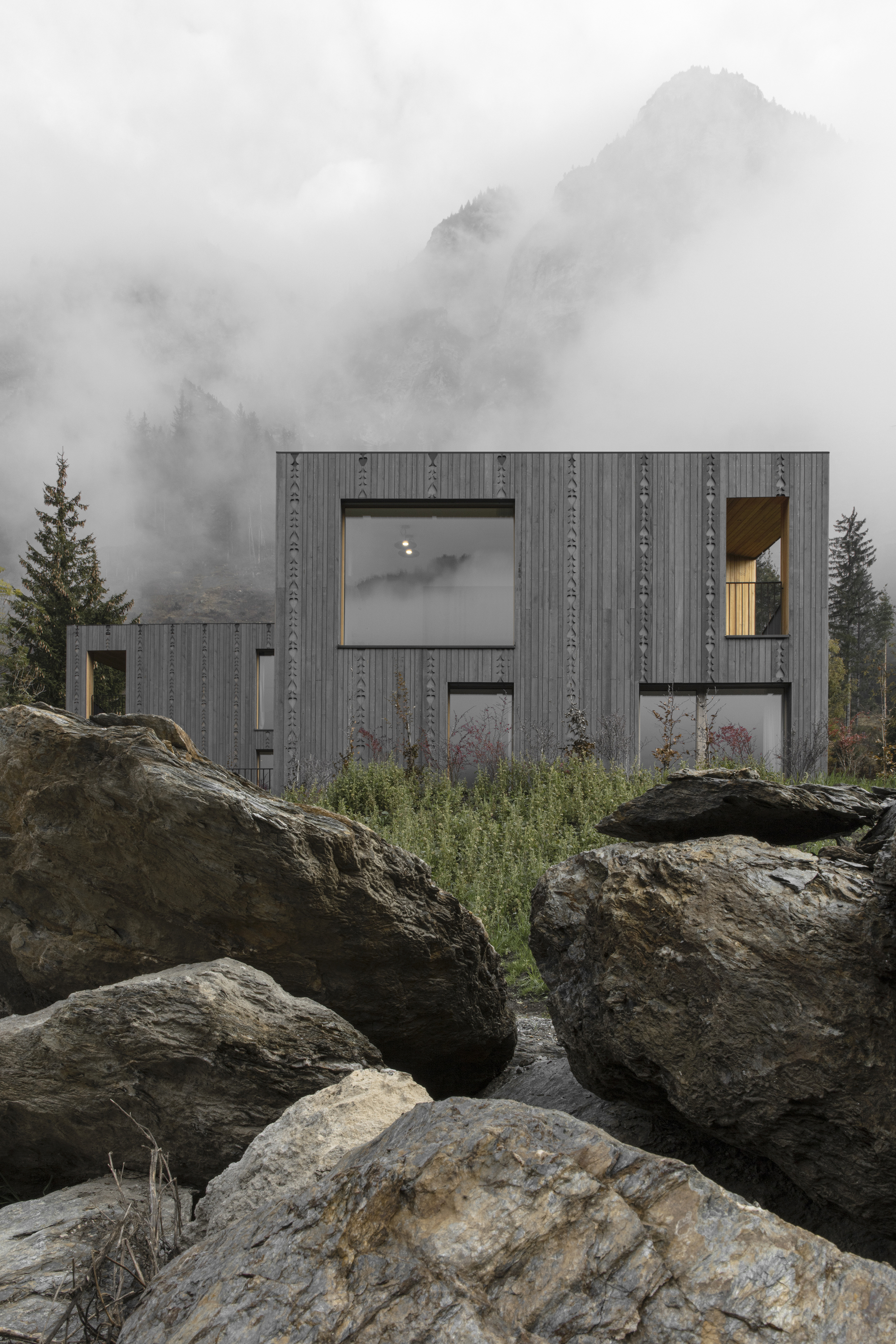 齐尔霍夫带客厅丨意大利丨NAEMAS Architekturkonzepte-12