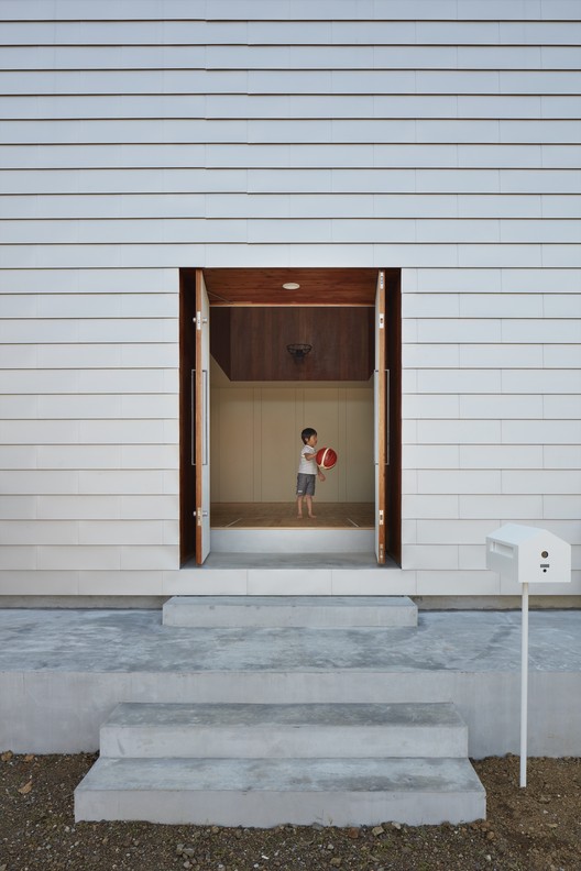 体育馆式住宅设计，室内篮球场与生活空间的创新融合-8