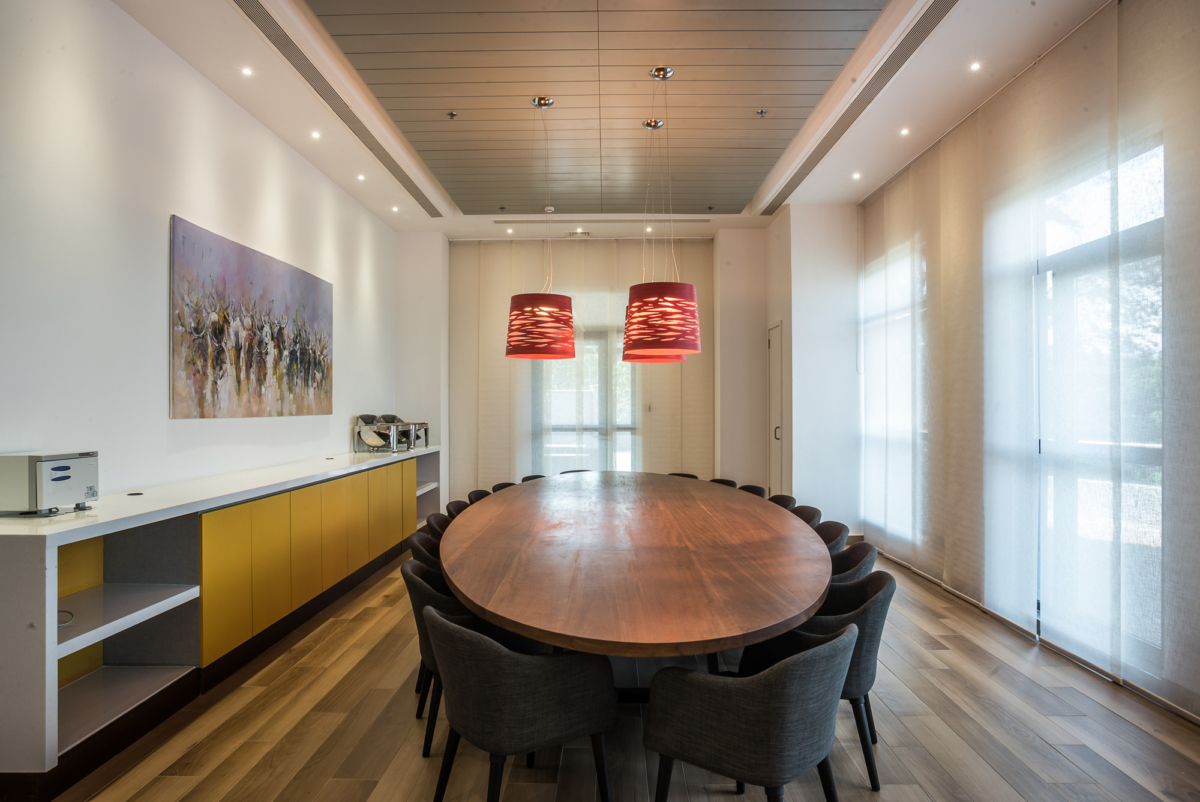 肯尼亚顶级律所现代办公空间设计-11