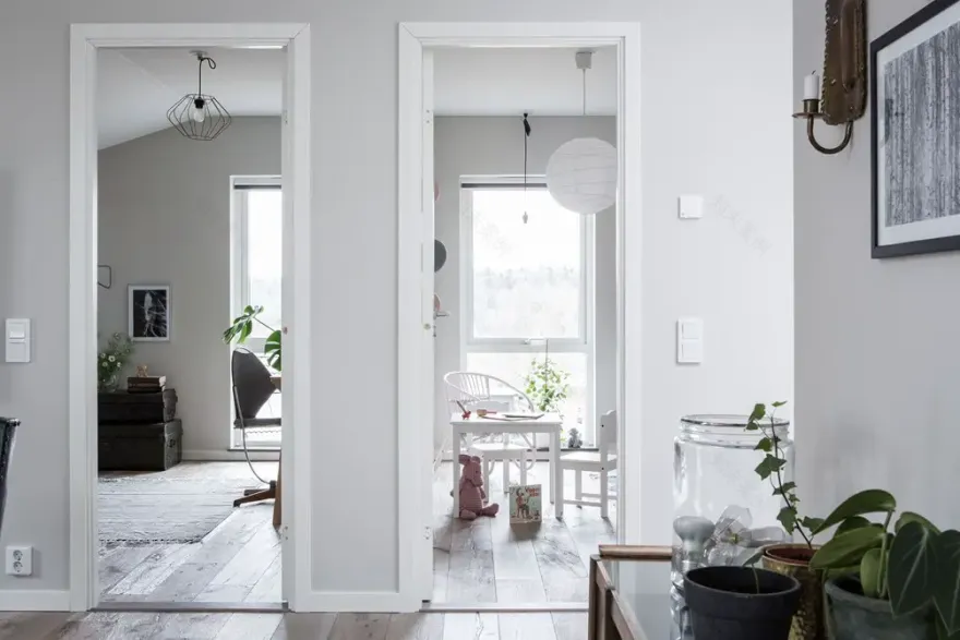 深色调木质大宅,演绎同色系搭配魅力-23