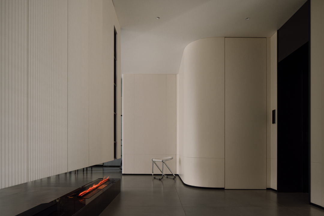 收集、动漫、电竞，这对情侣在极简世界里填充出灵动日常-12