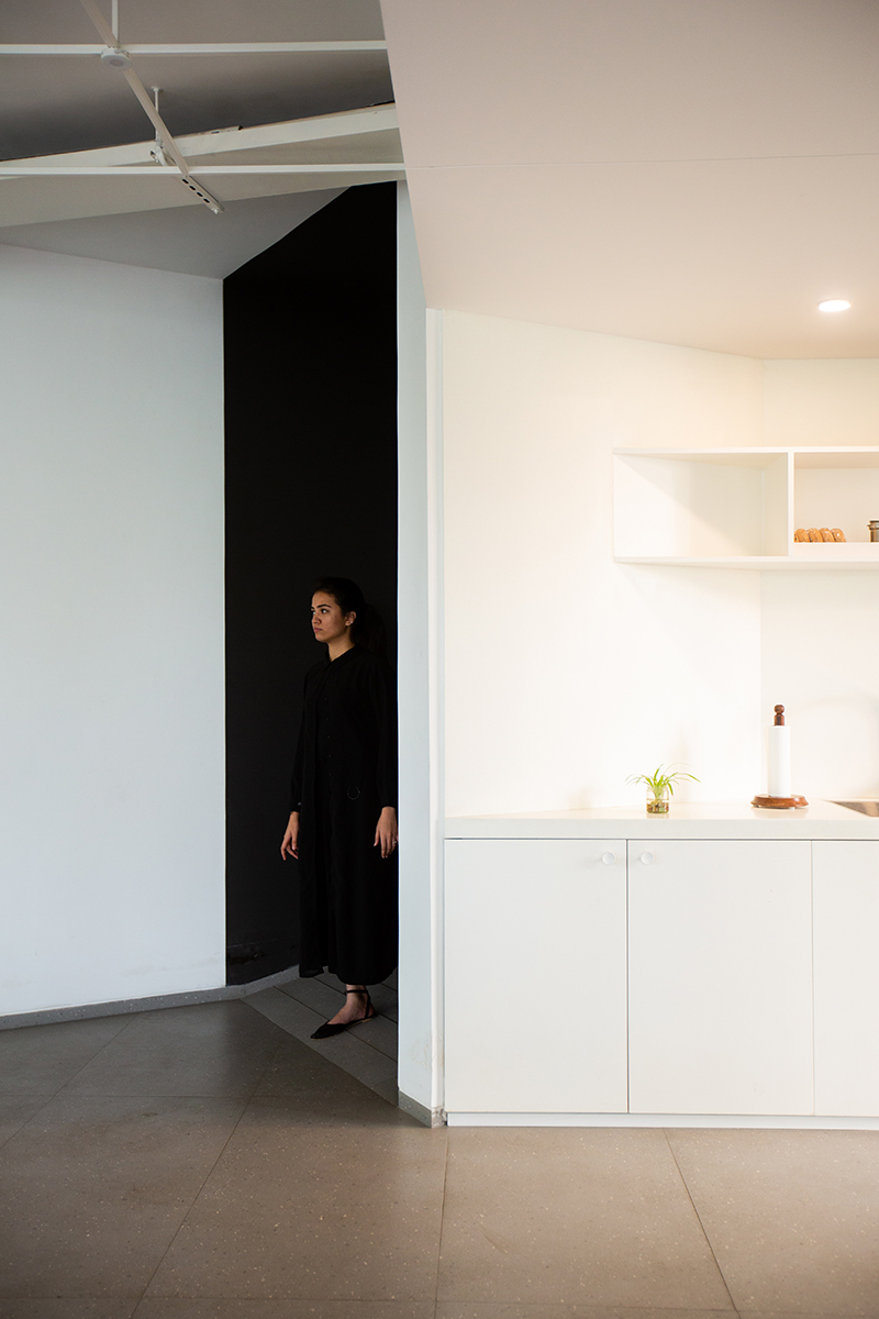 极简自然光下的开放办公空间-21