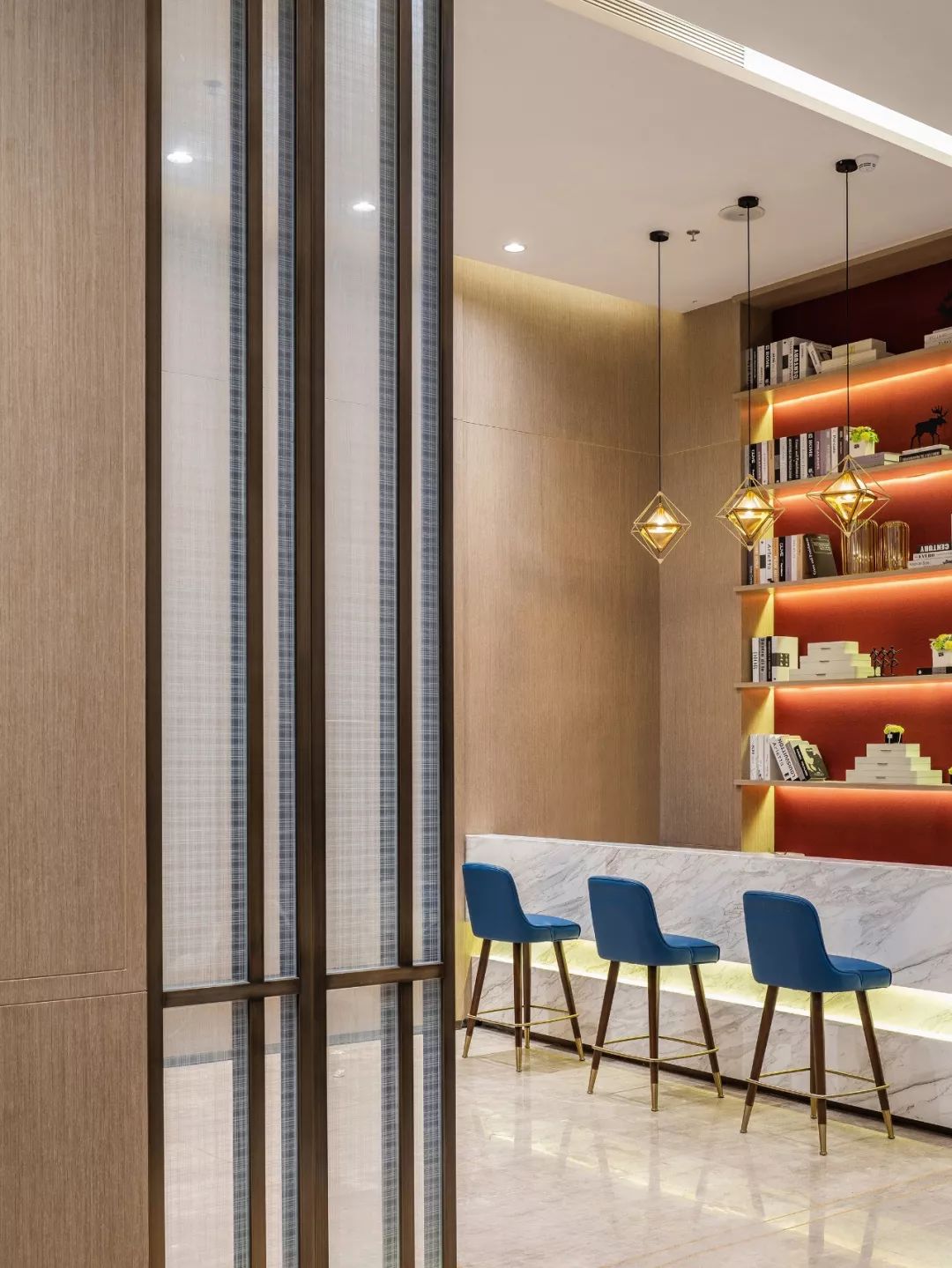 爵士白点缀中国红，简约线条尽显时尚范！-26