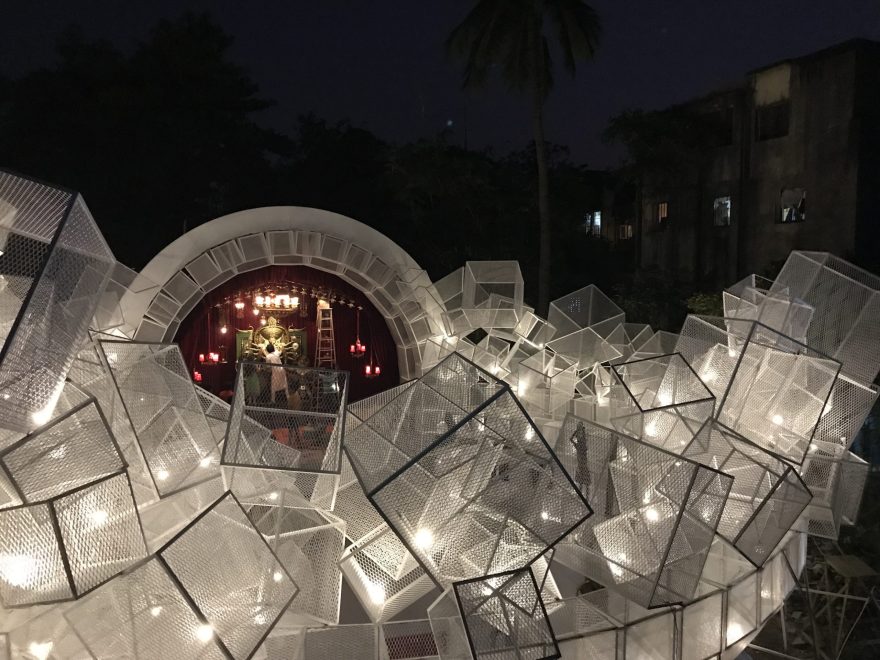 印度杜尔迦女神节临时装置,受困的飞鸟 / Abin Design Studio-27