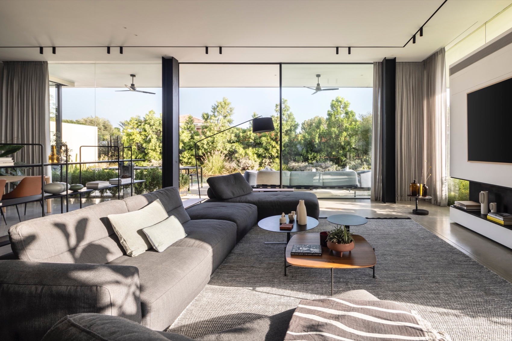 卡法尔·施马里亚胡的当代居所丨以色列丨Raz Melamed Architects-3