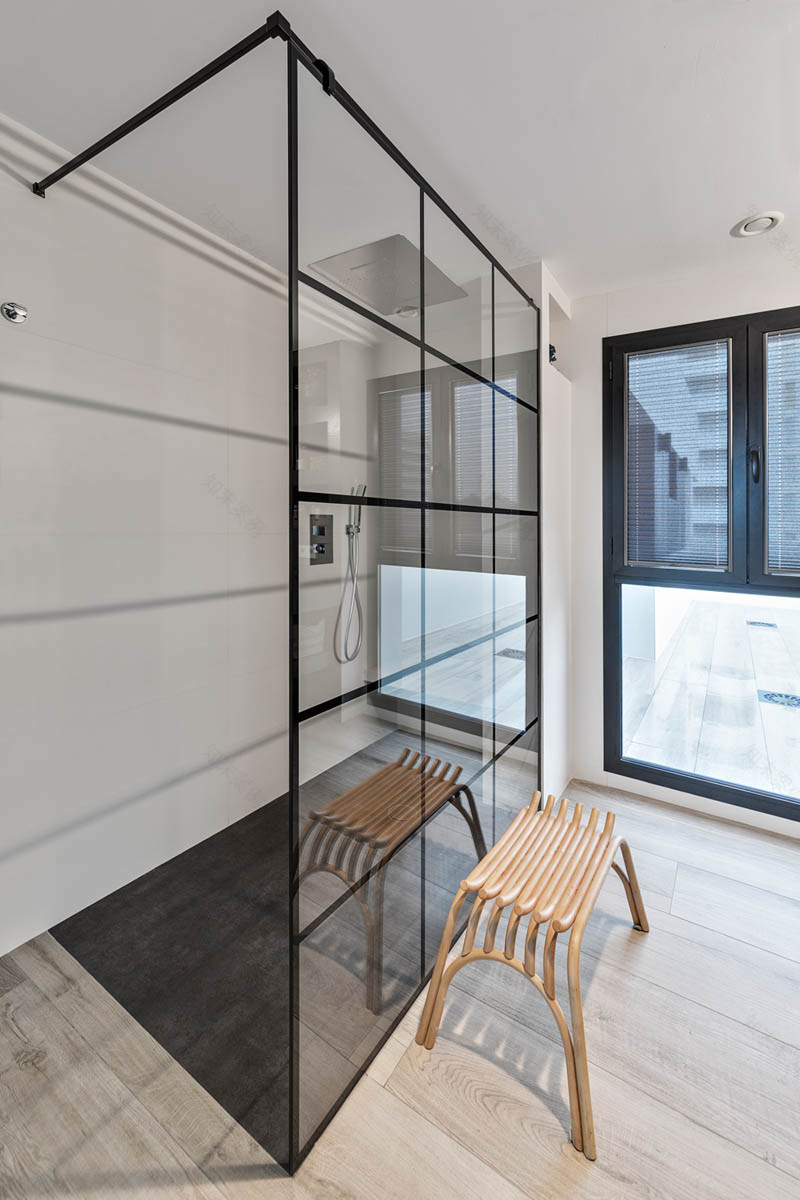 西班牙加的斯镇海滨别墅设计-30