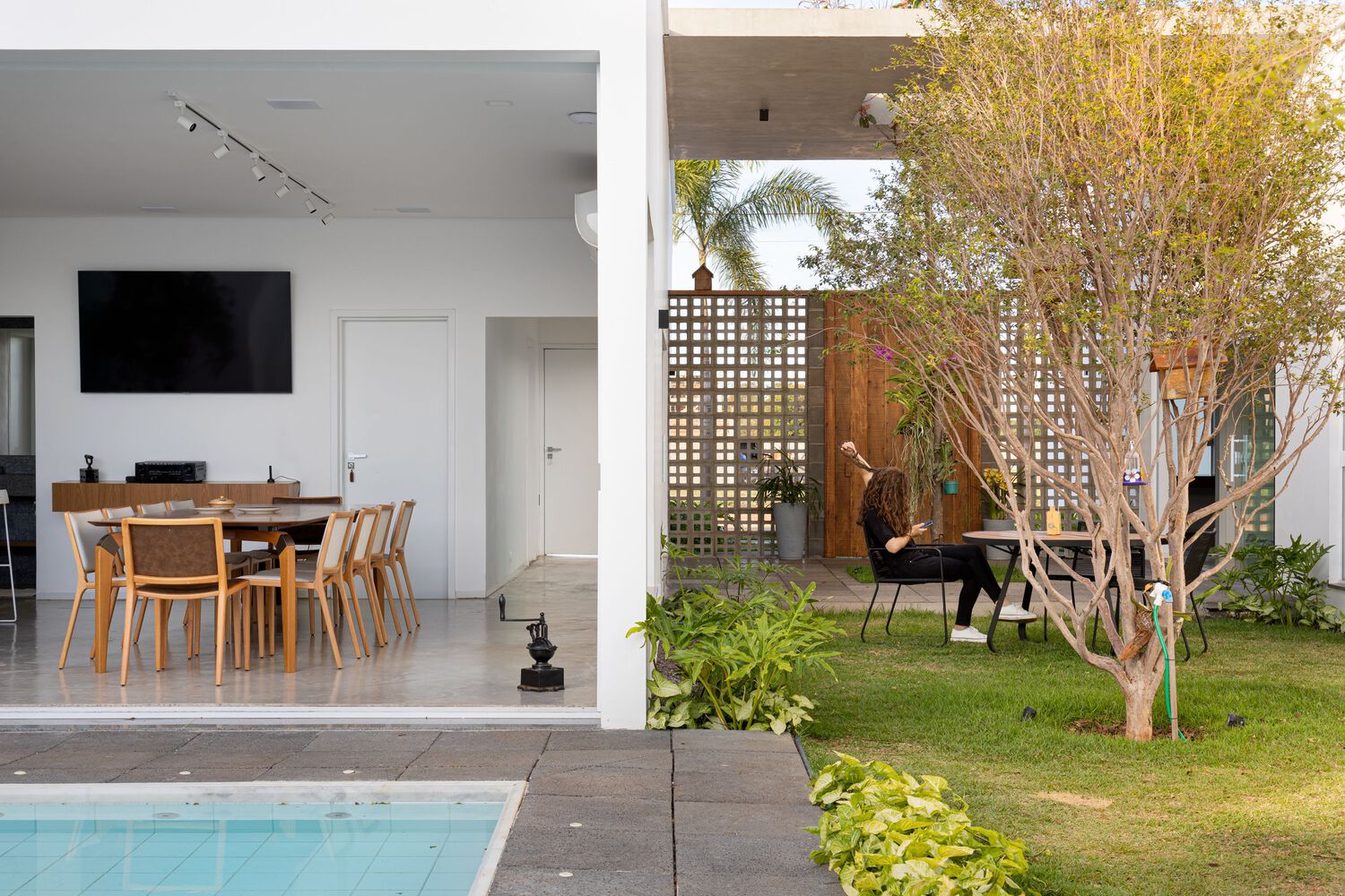 巴西 Birigui 的“G 20 + 19 House”丨Rafael Pinoti Arquitetura-15