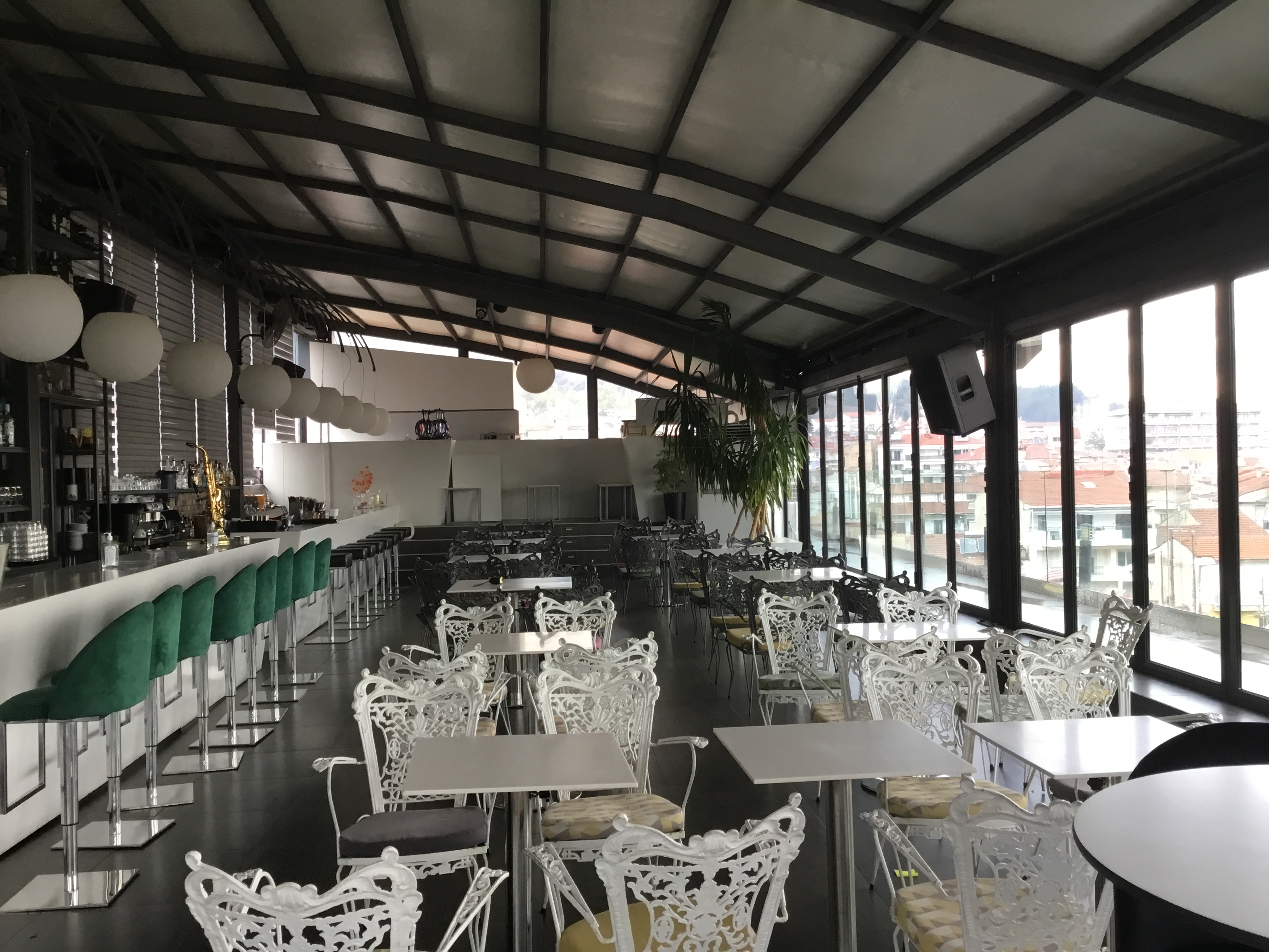 Redesign: Ταράτσα rooftoop cafe bar στη Φλώρινα | winter edition – πριν και μετά-9