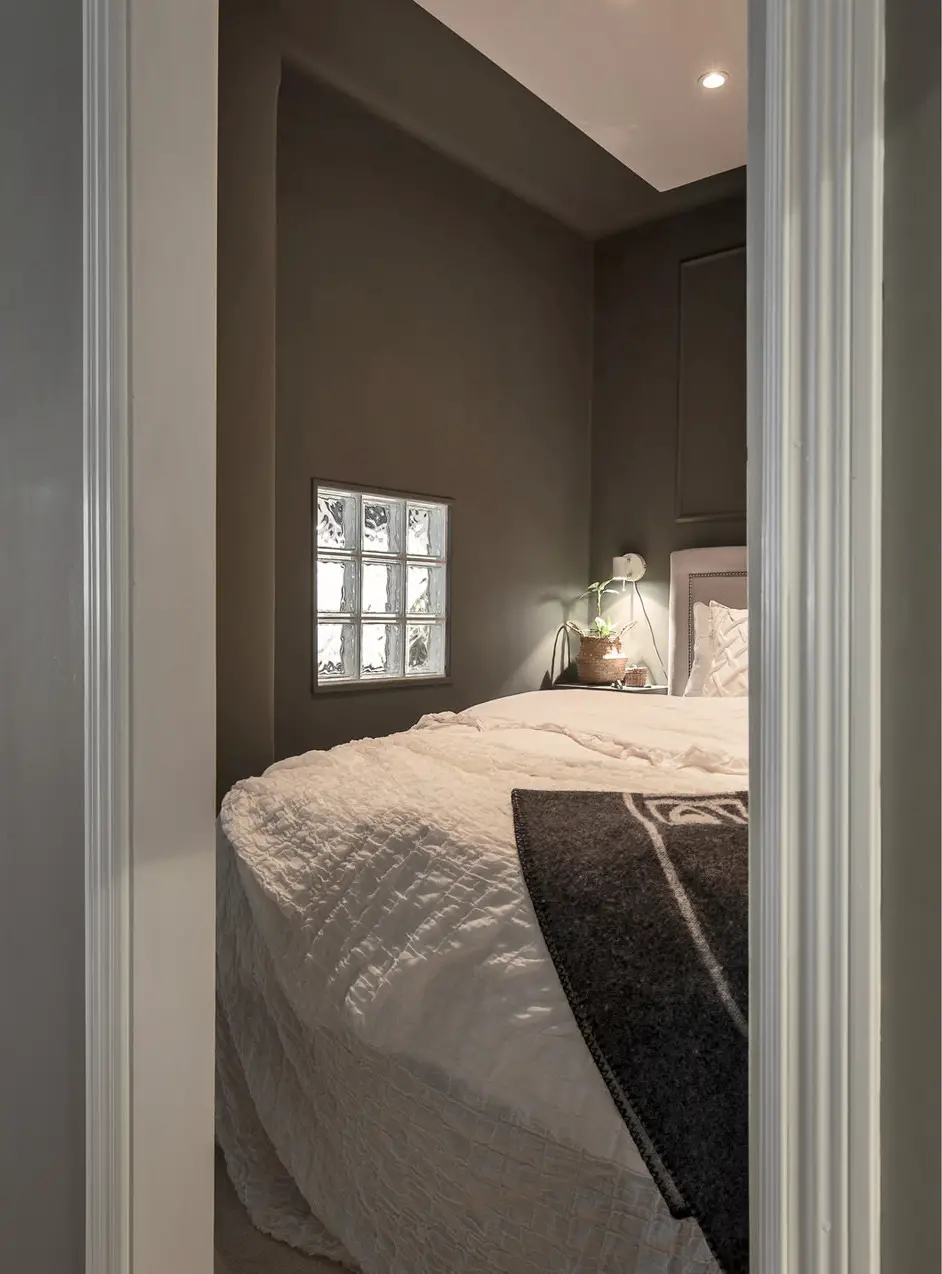 瑞典 54m2 设计公寓 | 窗 less 卧室的创意改造-13