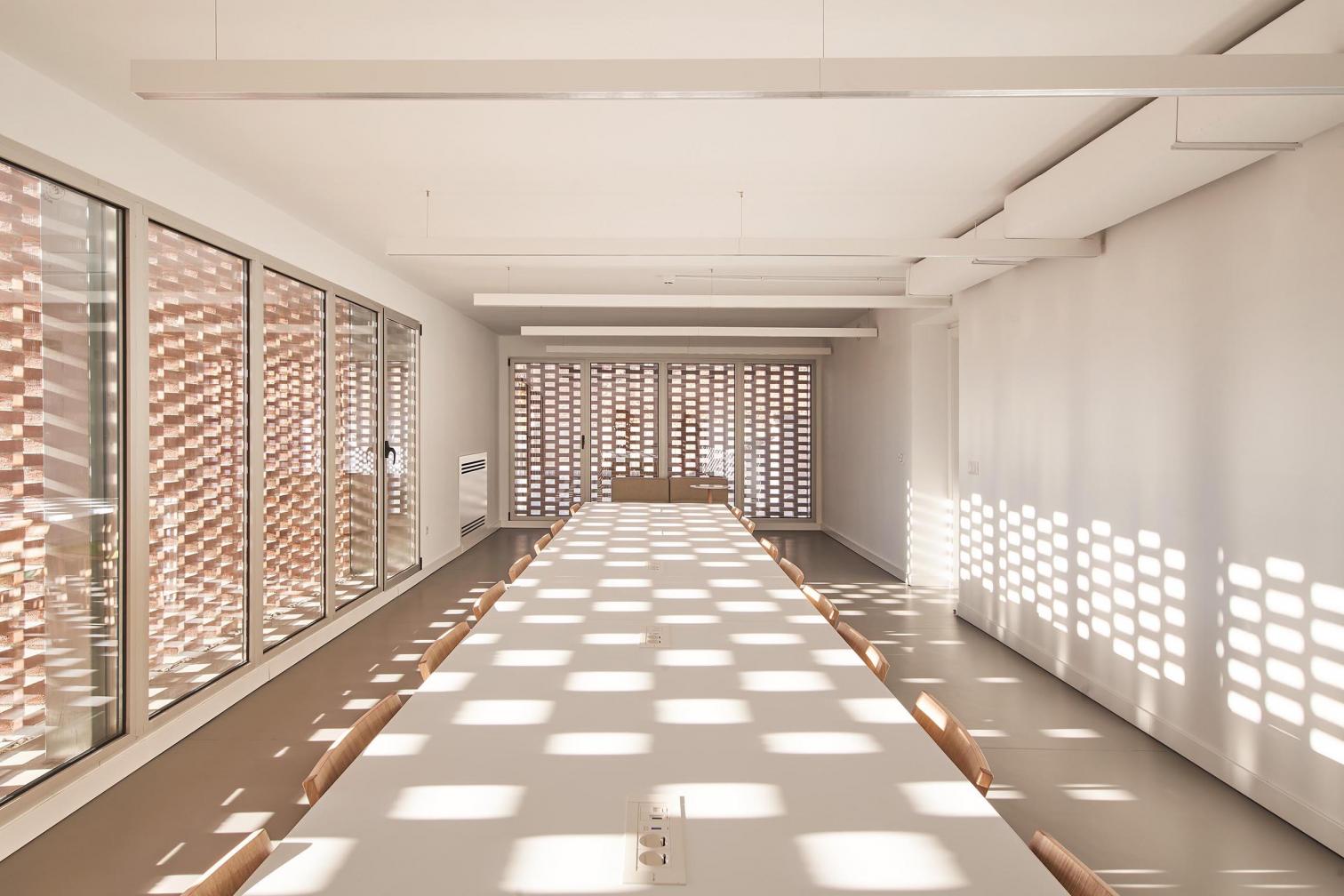 Boadilla del Monte 市立图书馆和剧院丨西班牙马德里丨José Hevia-16