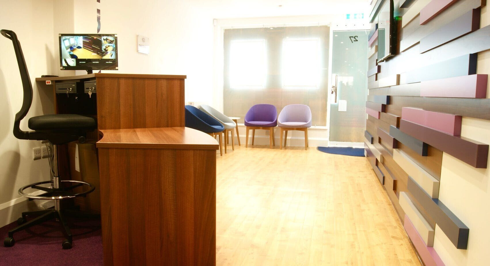 英国 Kent Reliance 银行旗舰店 · 150 年历史的精致翻新-25