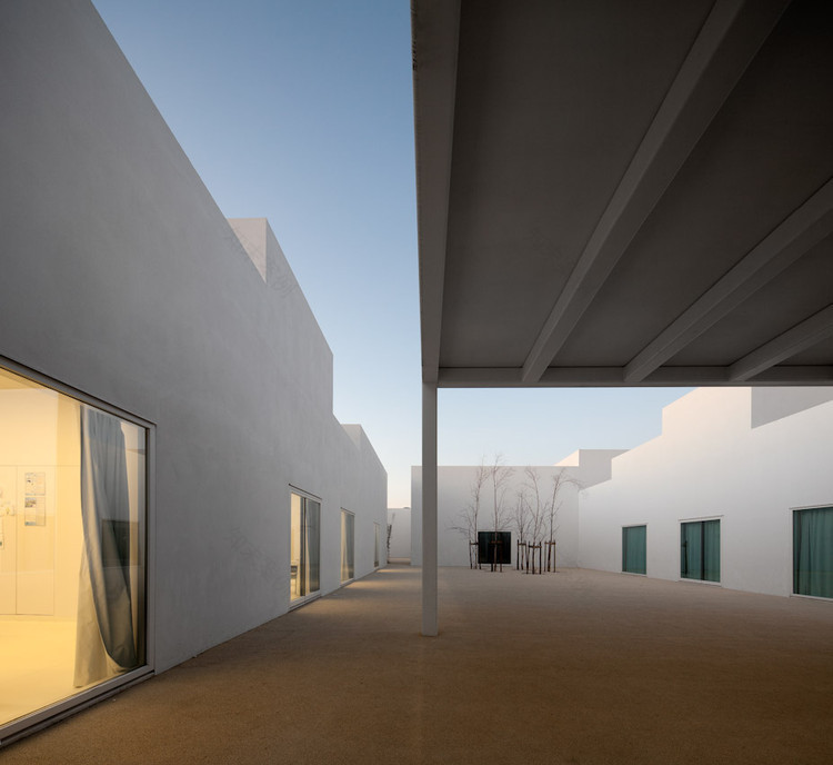 Aires Mateus 打造独特校园空间-22