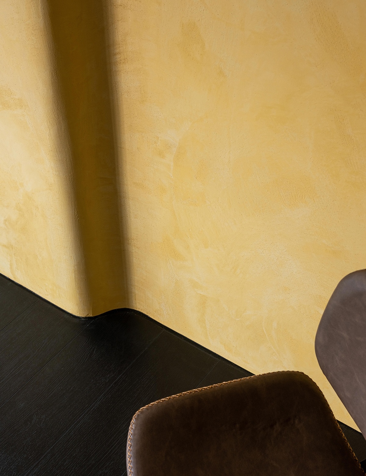 玩味 A New Day | 发型师的美学公寓,色彩与材质的激情碰撞-86