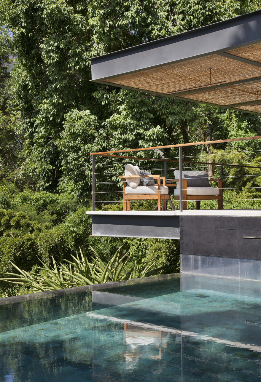 里约热内卢绿意盎然的无界泳池别墅-9