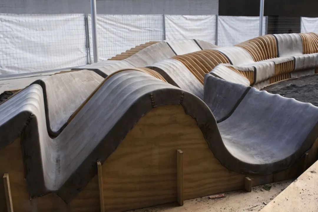 城市公共空间对流浪者的敌意设计丨中国广州-88