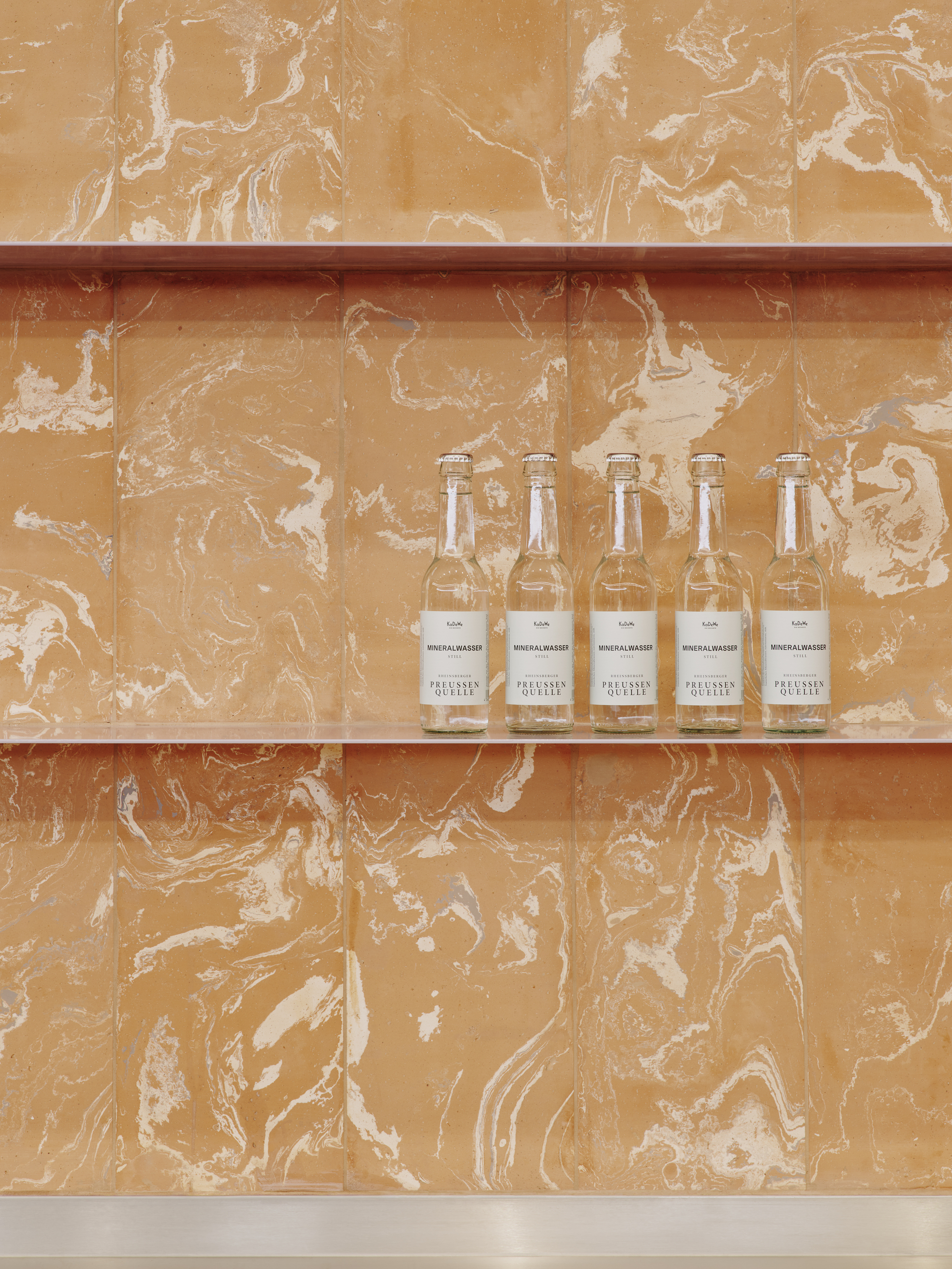 柏林卡迪威咖啡馆丨德国柏林丨Ester Bruzkus Architekten-16