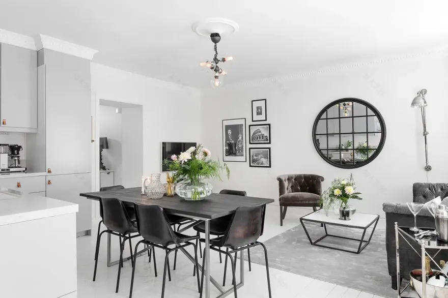 暖色调砖墙为黑白空间增色-5