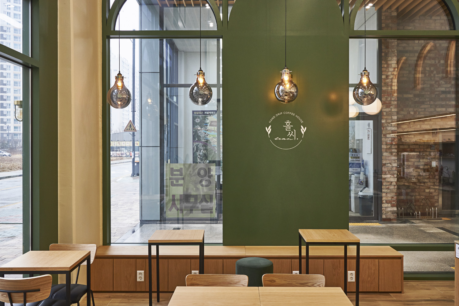 曲线魅力 | 13 平米胶囊公寓的精致设计-4