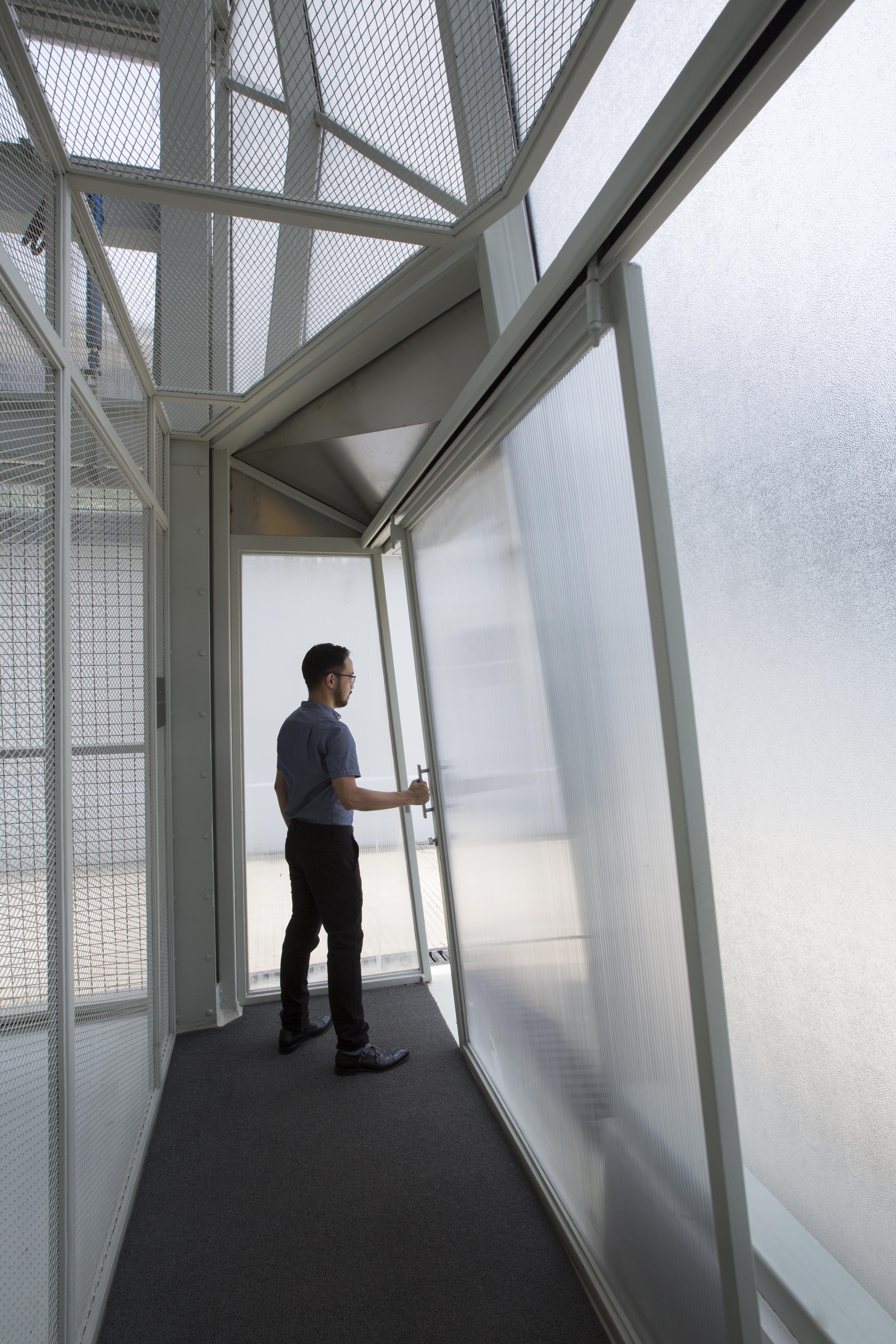 曲面魅力——汽车展览中心设计-8