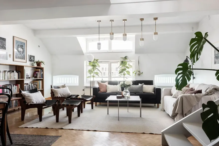 瑞典木质玻璃阁楼卧室设计-3