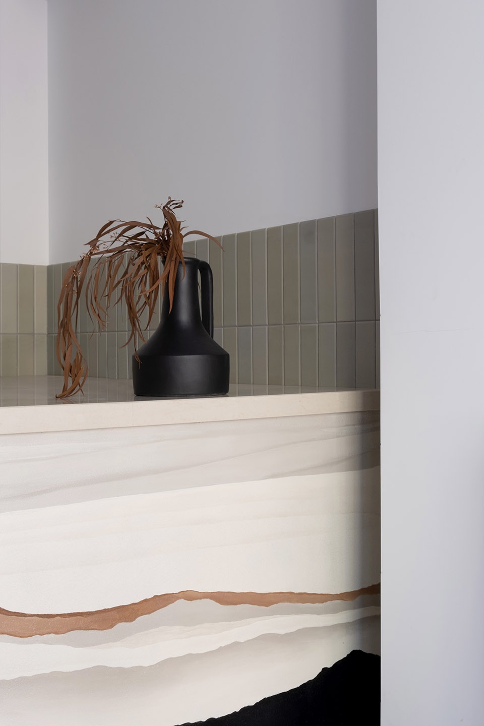 俄罗斯里海边精致咖啡馆，棋盘格与曲线交融的创意设计-10