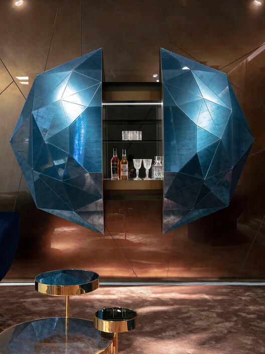 现代家庭酒吧设计丨Architonic-11