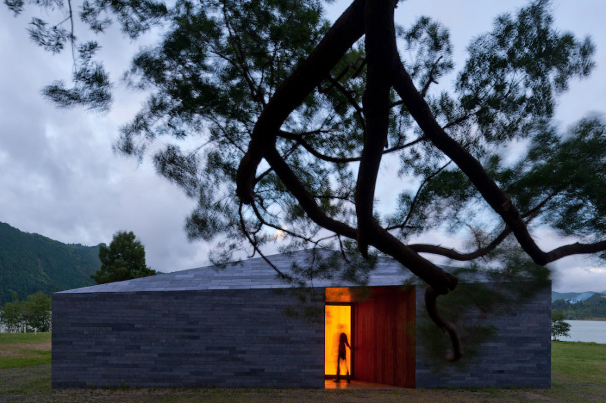 湖畔双砾,葡萄牙 / Aires Mateus-51