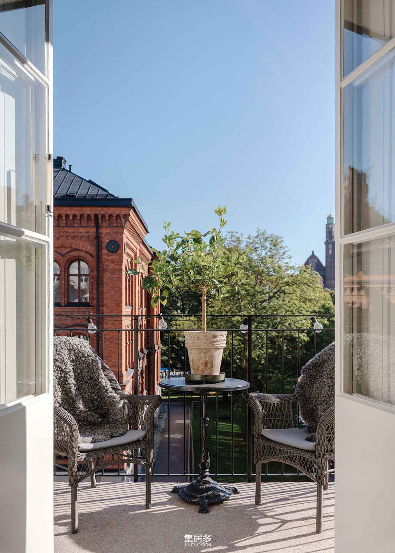 创意四溢的白色斯堪的纳维亚公寓丨瑞典斯德哥尔摩-12