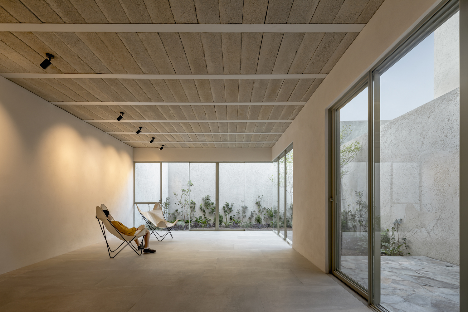 Par House · 镜像布局的现代住宅-12