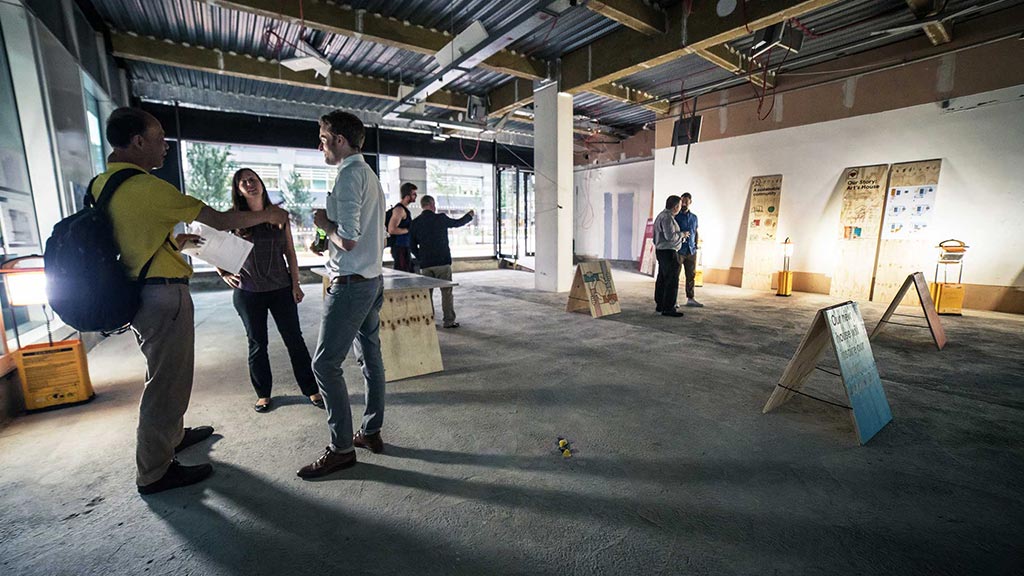 伦敦发展项目 | 木质展览展现空间魅力-2