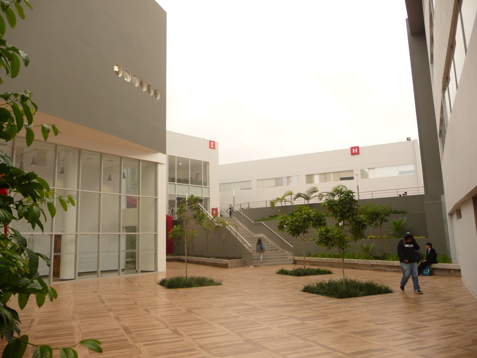 校园 villa 建筑,现代室内设计之美-11