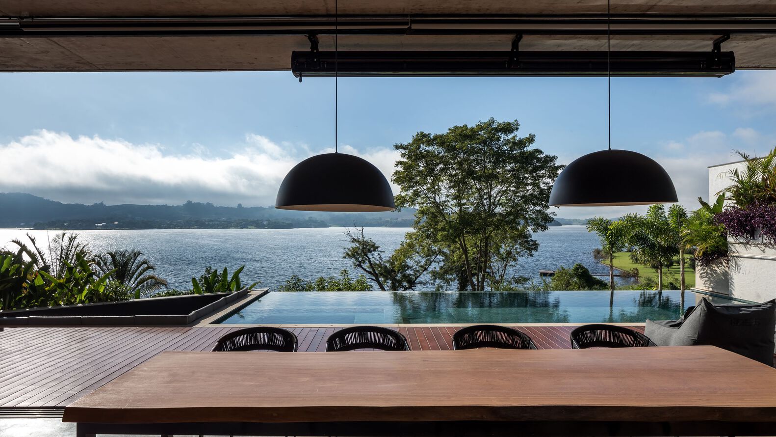 伊瓜苏河畔的绿色住宅-23