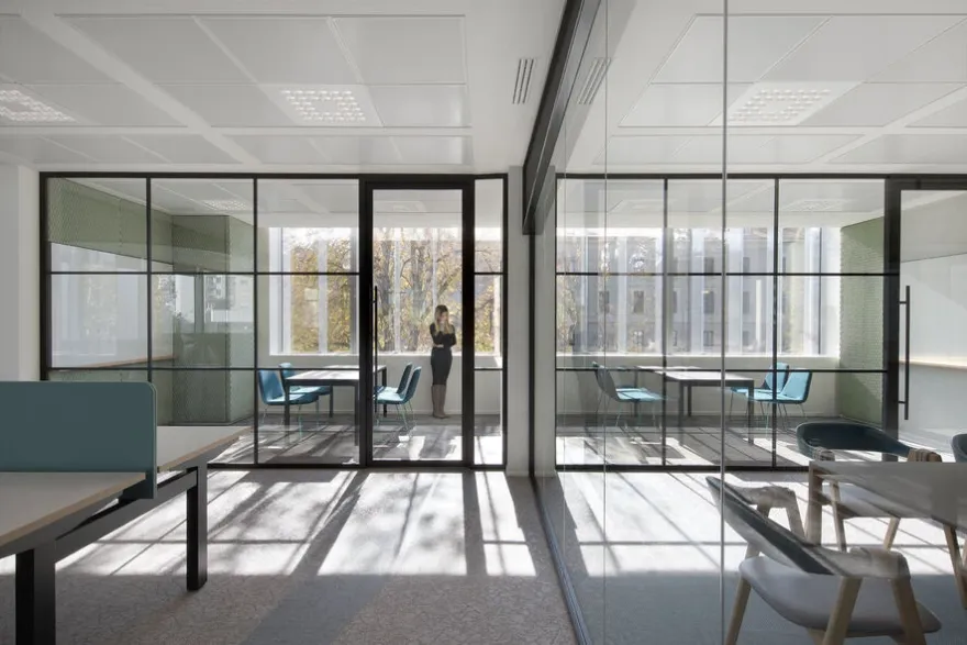 米兰办公室的 3D 纺织声学设计-12