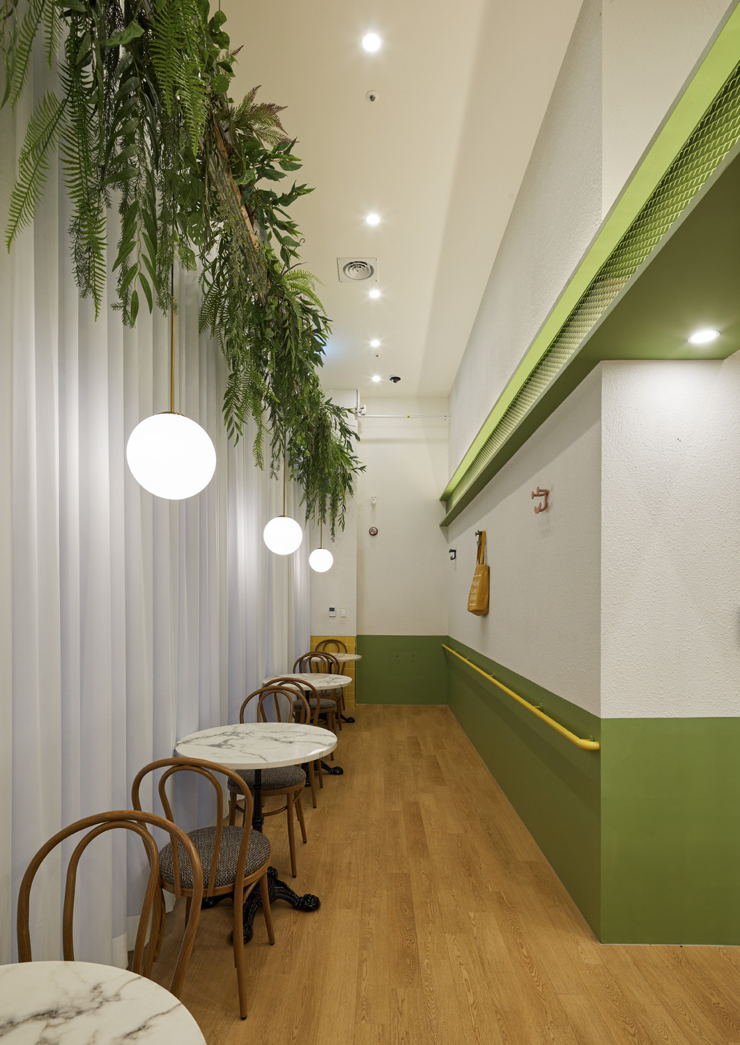 15 坪韩式自然风布兰奇咖啡厅设计-10