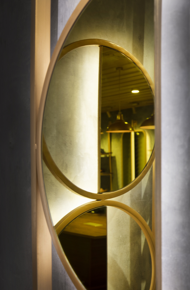 融合建筑美学的奢华鞋店设计-31