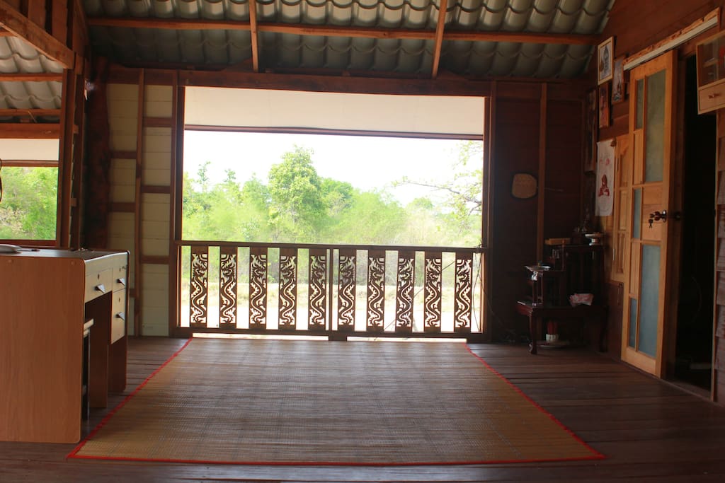 泰式两层半砖半木风格住宅-13