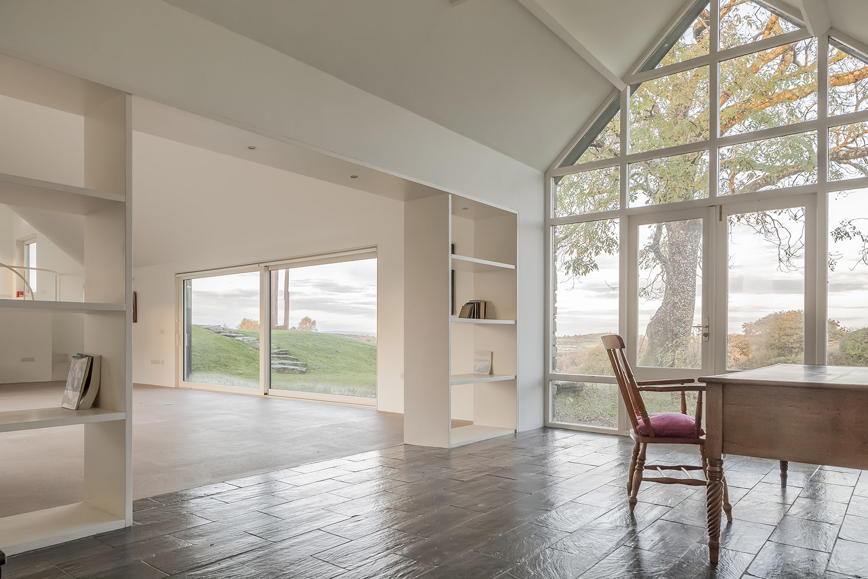 爱尔兰乡间扩建住宅,雕塑般的木结构与绝美景观相融-21