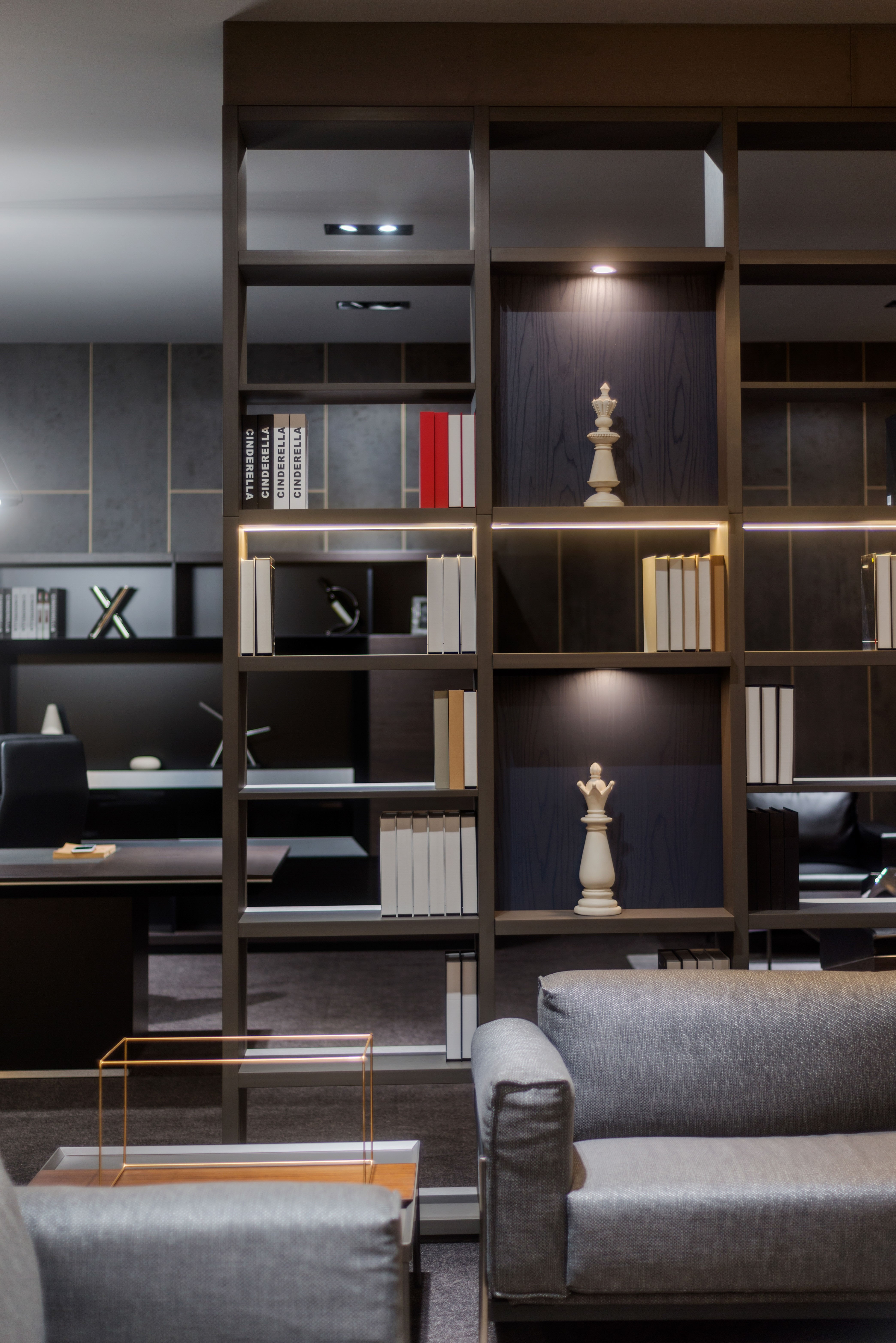 黑色厂房里的红盒子·科尔卡诺杭州办公展厅丨中国杭州丨因未设计-15