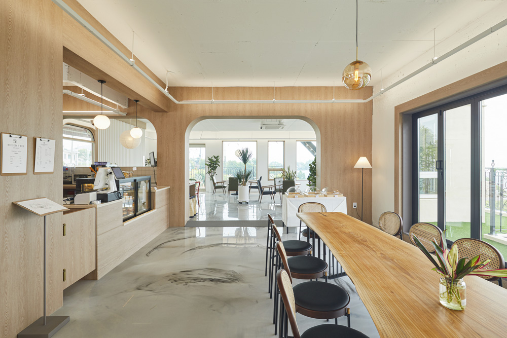 洛特里克咖啡馆 | 明亮的木质设计，展现极简魅力-7