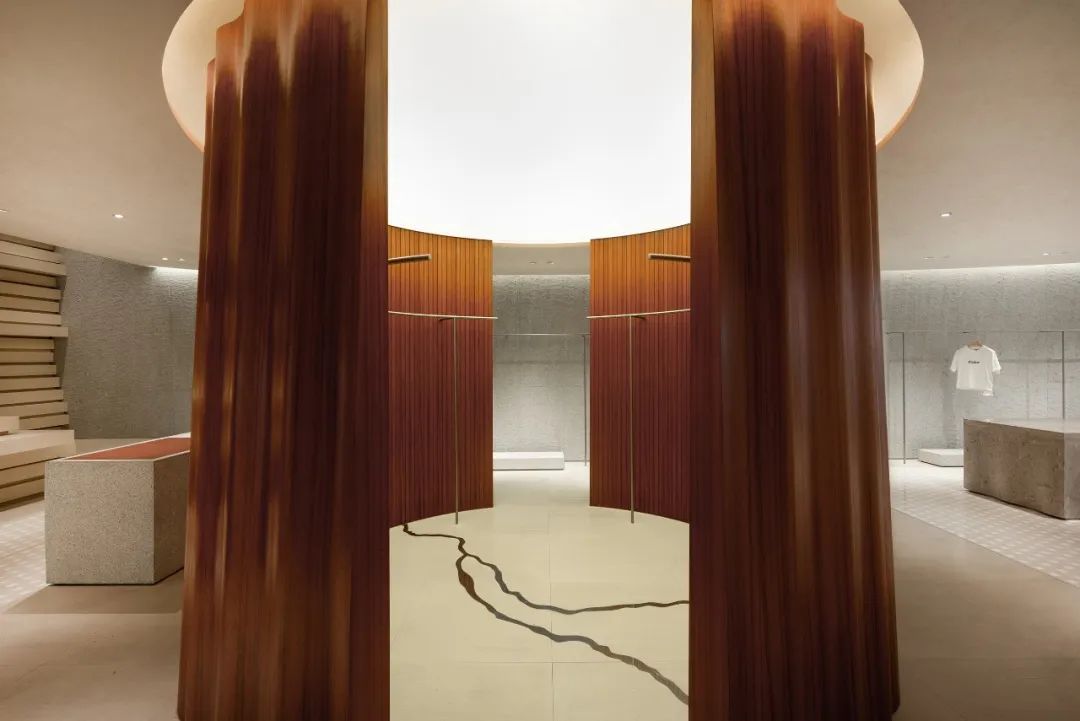 sihn女装买手店，由褶皱延伸出的力量丨中国洛阳丨say architects-9