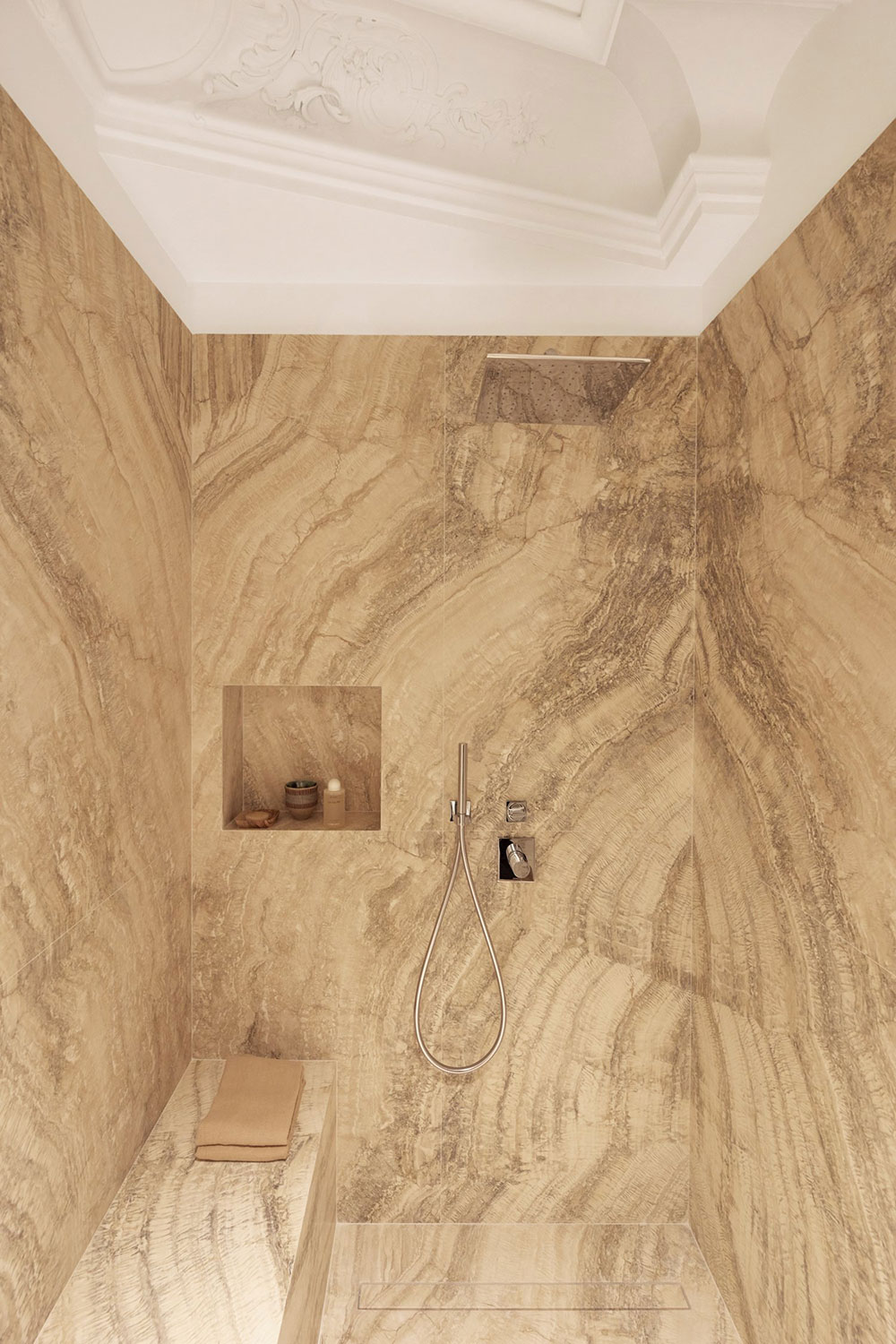 巴黎公寓的柔和优雅-15