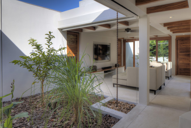 亚马逊绿意中的"Manaus House"-4